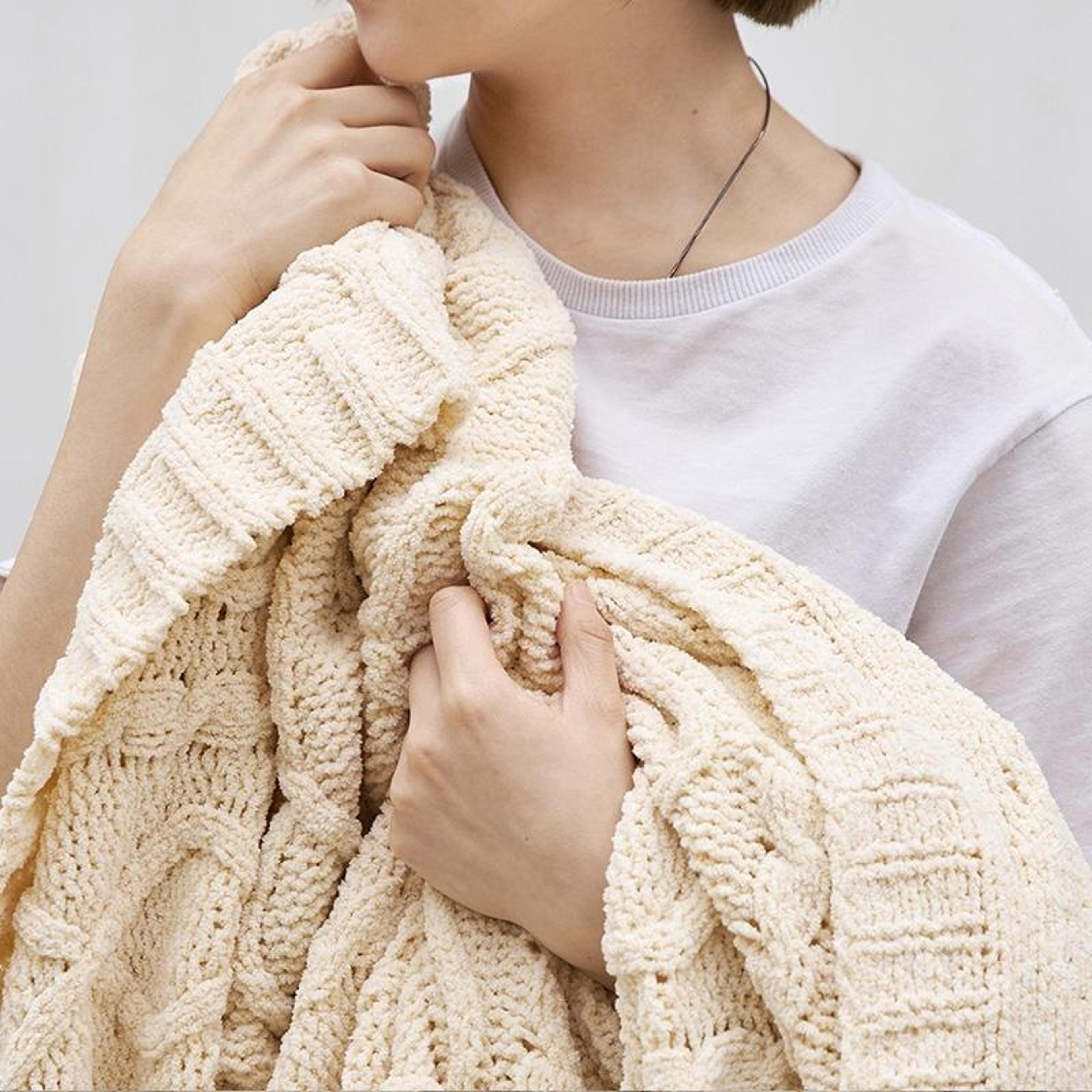 luxury chenille throw blanket soft knitted sofa & couch blanket for home, car & winter comfort
