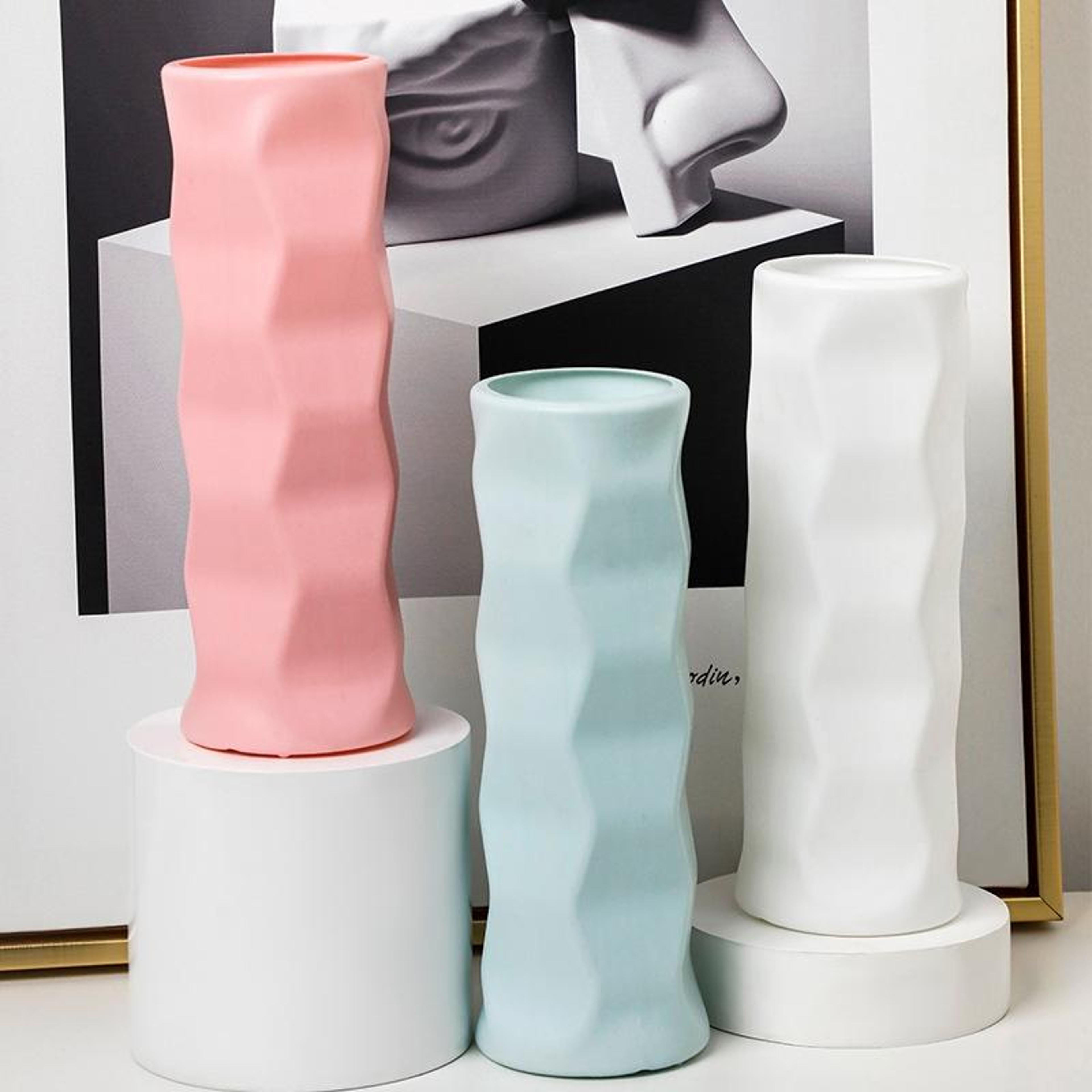 wave design unbreakable vase with ceramic look for modern home decor