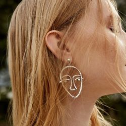 zinc alloy wire face earrings