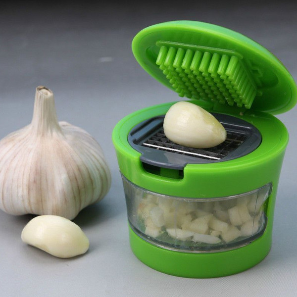 Garlic Chopper, Garlic Crusher Chopper, Garlic Press, Mini Chopper. Mincer  Slicer Dicer Grater Miniature Alligator Anti-Rust, Best Kitchen Assistant  Esg10123 - China Garlic Press and Garlic Chopper price