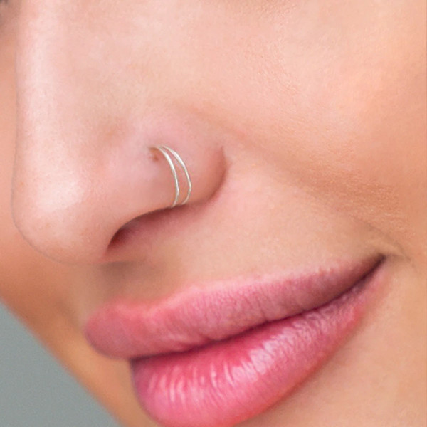 Single piercing double hoop nose ring deals