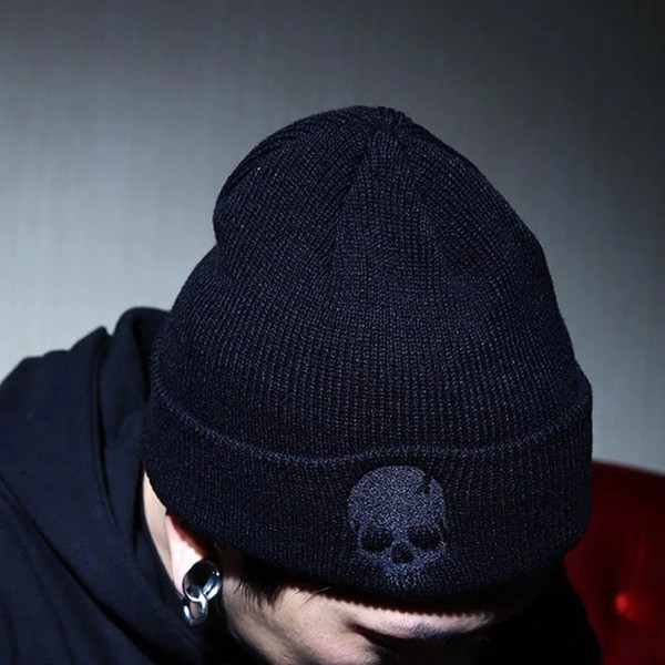 skullwithbeanie2