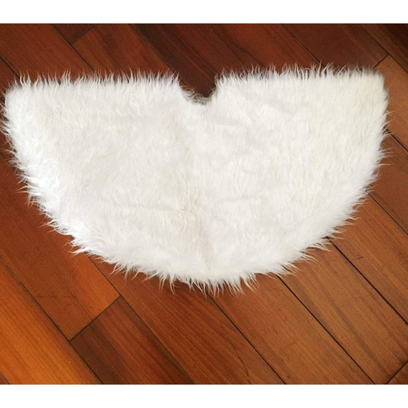Faux Fur Christmas Tree Skirt (1).jpg