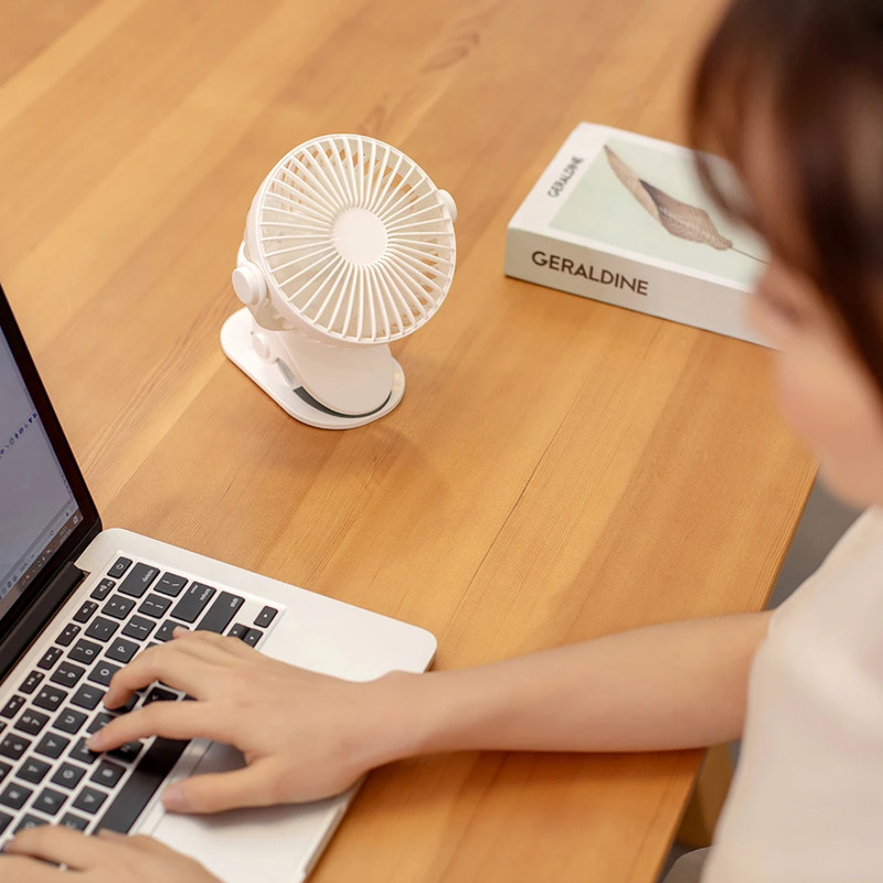 USB Rechargeable 360° Rotation Clip-On Table Fan2