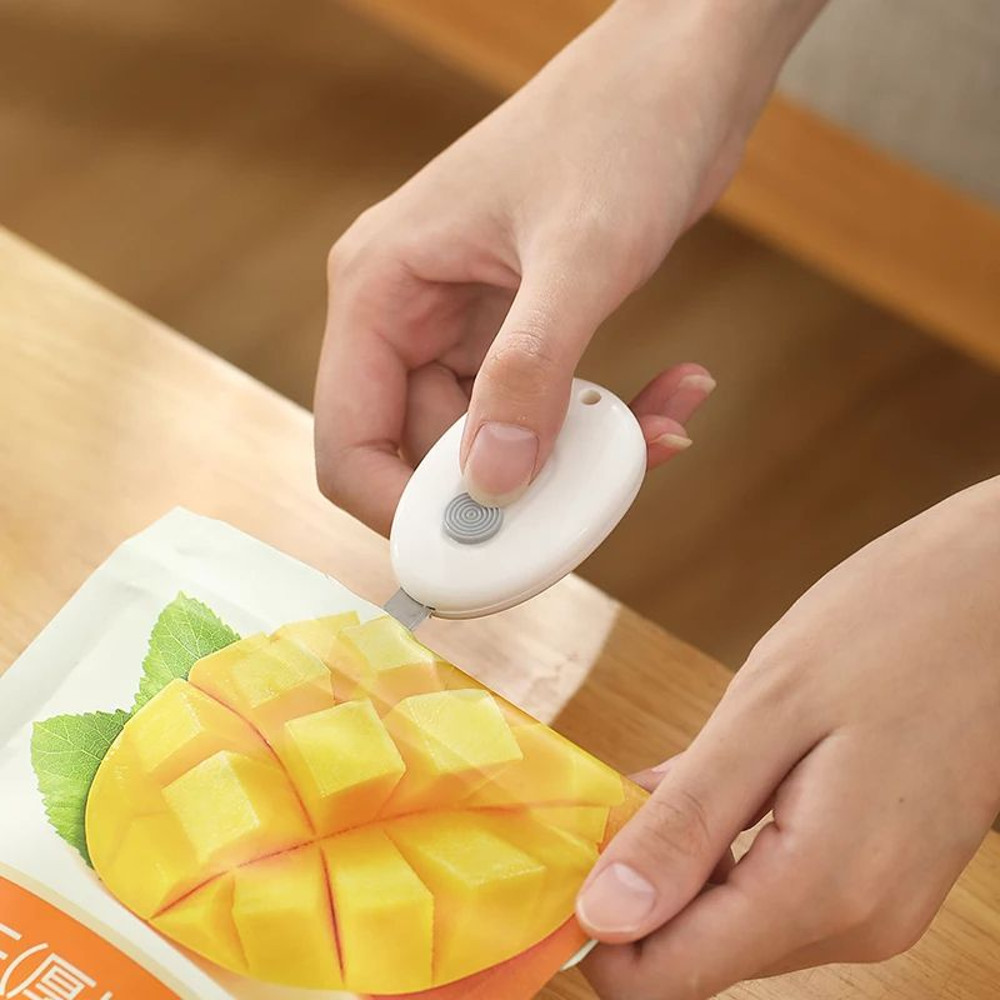 Sharp and Durable Utility Knife