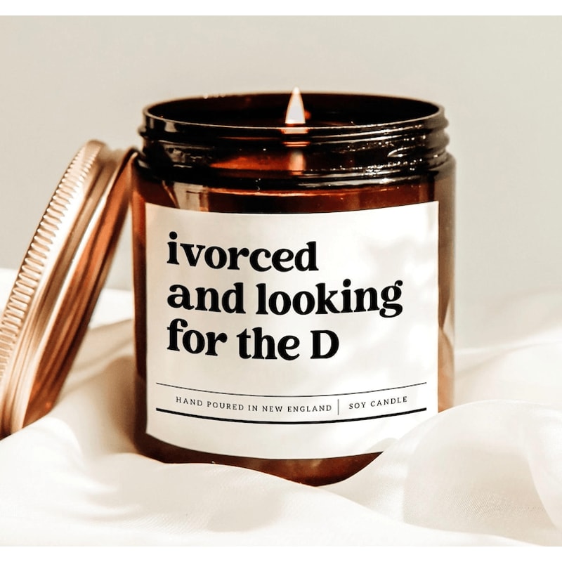 Divorced And Looking For The D Candle Funny Divorce Gift Single Friend Humor Soy Candle Decor Gift 0