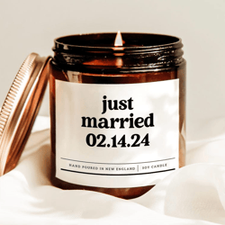just married candle personalized wedding gift newlywed soy candle custom wedding date gift for bride and groom