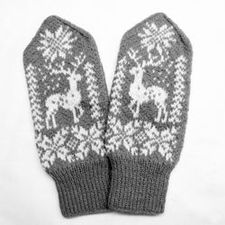 Wool Mittens Women Norwegian Hand Knit Warm Winter Mittens Scandinavian Deer and Snowflake Pattern Gift for Animal Lover