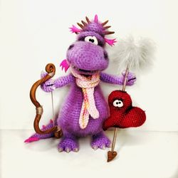 Crocheted dragon Cupid in love