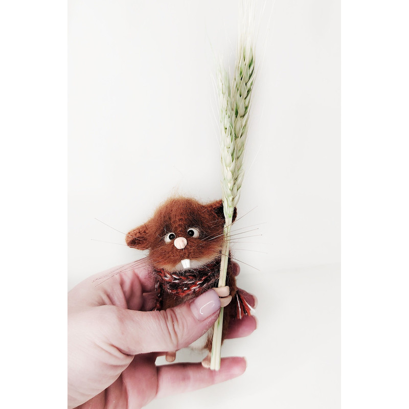 Little Brown Mouse With Spikelets 10 Cm 35 In High 1