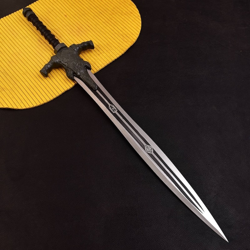 Custon Hand Forged 1095 Carbon Steel Dark Souls DS Artorias GreatSwordWolf Knights GreatSwordReplica SwordBest Gift 2