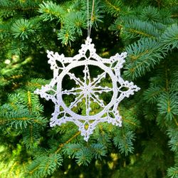 Christmas snowflake ornament crochet pattern Large Christmas tree decorations ideas Crochet Christmas gifts to make