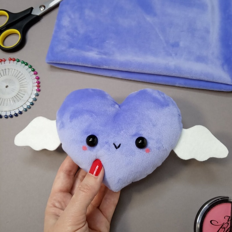 kawaii-heart-plush-diy-valentine's-day-project