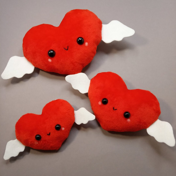 Heart Plush Pattern & Sewing Tutorial (in 3 sizes)