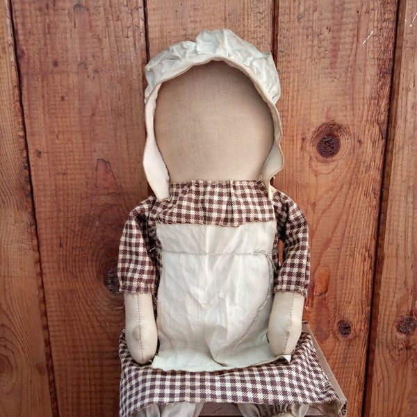 handmade-faceless-primitive doll