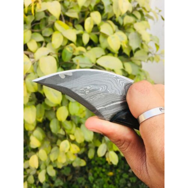 Handmade-Damascus-Skinner-Unrivaled-Craftsmanship-for-Outdoor-Adventures-Perfect-for-Skinner-and-Camping (3).jpg