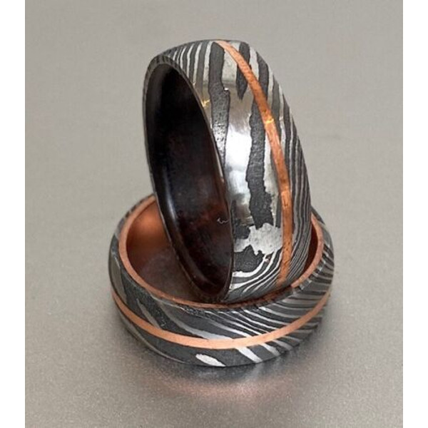 Timeless_Elegance Men's_Damascus_Ring_with_Rose_Gold_Brass_Accent_-_An_Ideal_Gift_for_Engagement (5).jpg