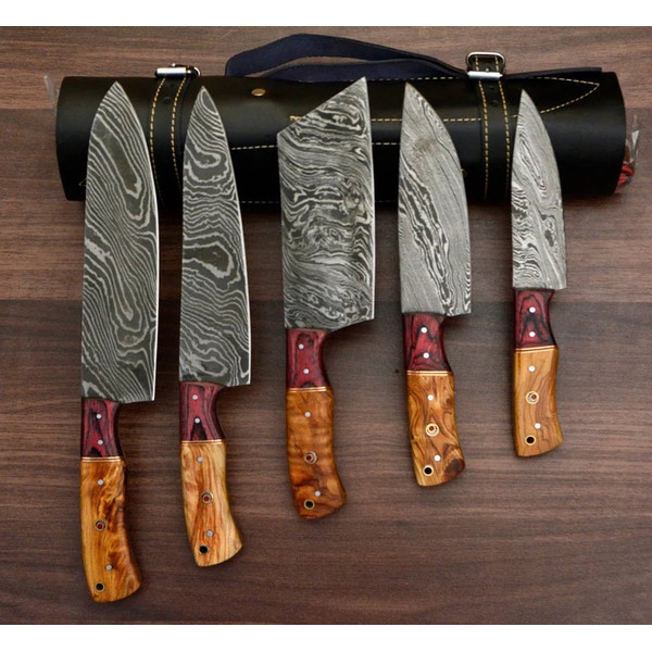 Exquisite_Hand_Forged_Damascus_Chef's_Knife_Set_-_05_Kitchen_&_BBQ_Knives_with_Free_Leather_Sheet_-_Perfect_Cooking_Gift (1).jpg