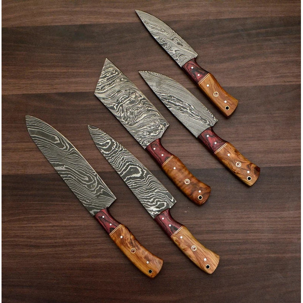 Exquisite_Hand_Forged_Damascus_Chef's_Knife_Set_-_05_Kitchen_&_BBQ_Knives_with_Free_Leather_Sheet_-_Perfect_Cooking_Gift (5).jpg