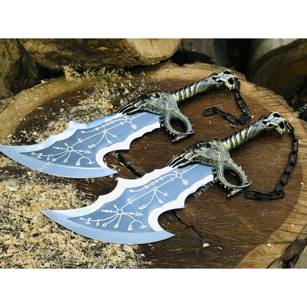 Kratos_Blades_of_Chaos_with_Wall_Mount  God_of_War_Twin_Blades (1).jpeg