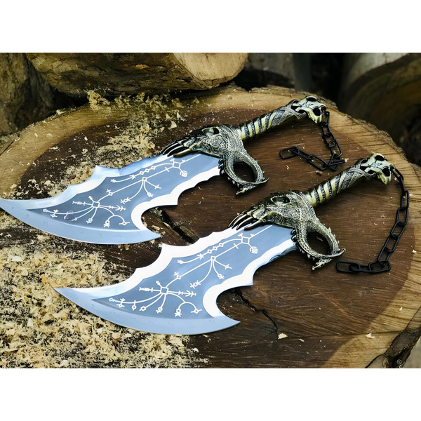 Kratos_Blades_of_Chaos_with_Wall_Mount  God_of_War_Twin_Blades (5).jpeg