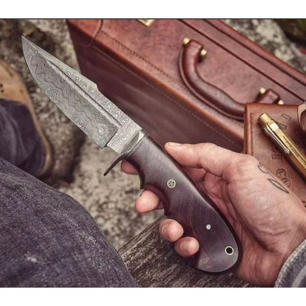 Premium_Handcrafted_Damascus_Knives_for_Men-Ideal_GiftsHunting_Fixed_Blade_Gut_Hook_Ka-bar (4).jpg