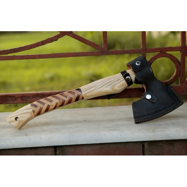 Personalized_Viking_Axe-Handmade_Forged_Ragnar_Axe_Ideal_for_Hunting_Camping_and_a_Unique_Gift_for_Him,_Christmas_Gift (9).jpg