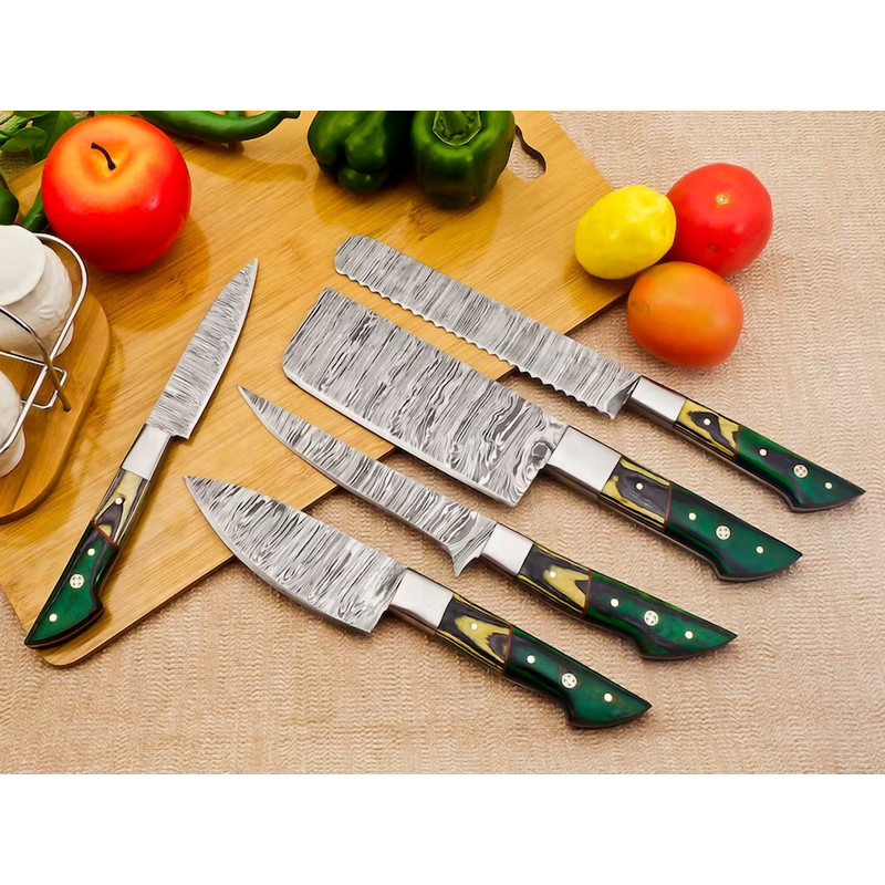 5PieceCustomDamascusSteelChefKnifeSetUnleashCulinaryPrecision 10png