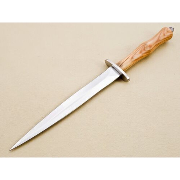 Handmade_Steel_Hunting_Knife_with_Pakka_Wood_Handle_The_Perfect_Gift_for_Him,_Complete_with_Sheath (2).jpg
