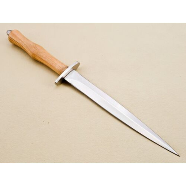 Handmade_Steel_Hunting_Knife_with_Pakka_Wood_Handle_The_Perfect_Gift_for_Him,_Complete_with_Sheath (3).jpg