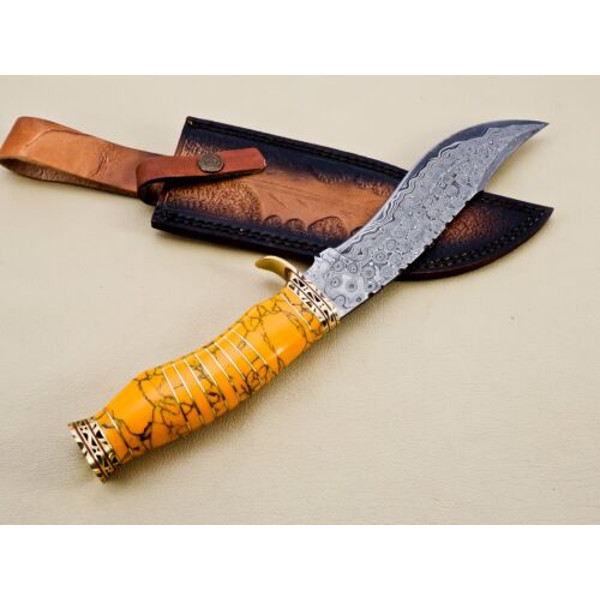 Experience_unrivaled_cutting_performance_with_our_custom_full_tang_Bowie_knife_meticulously_crafted_from_forged_Damascus (3).jpg