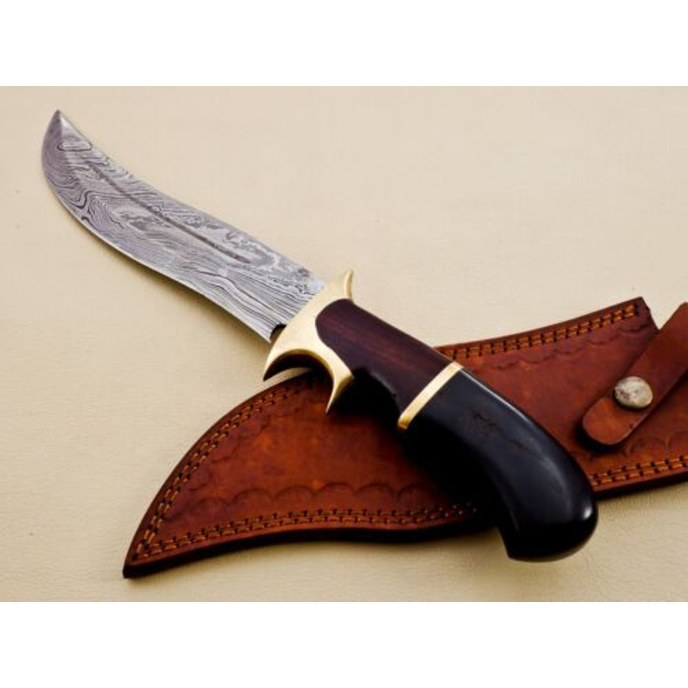 ExquisiteHandcraftedDamascusSteelBowieHuntingKnifefeaturingaRosewoodHandleCompletewith