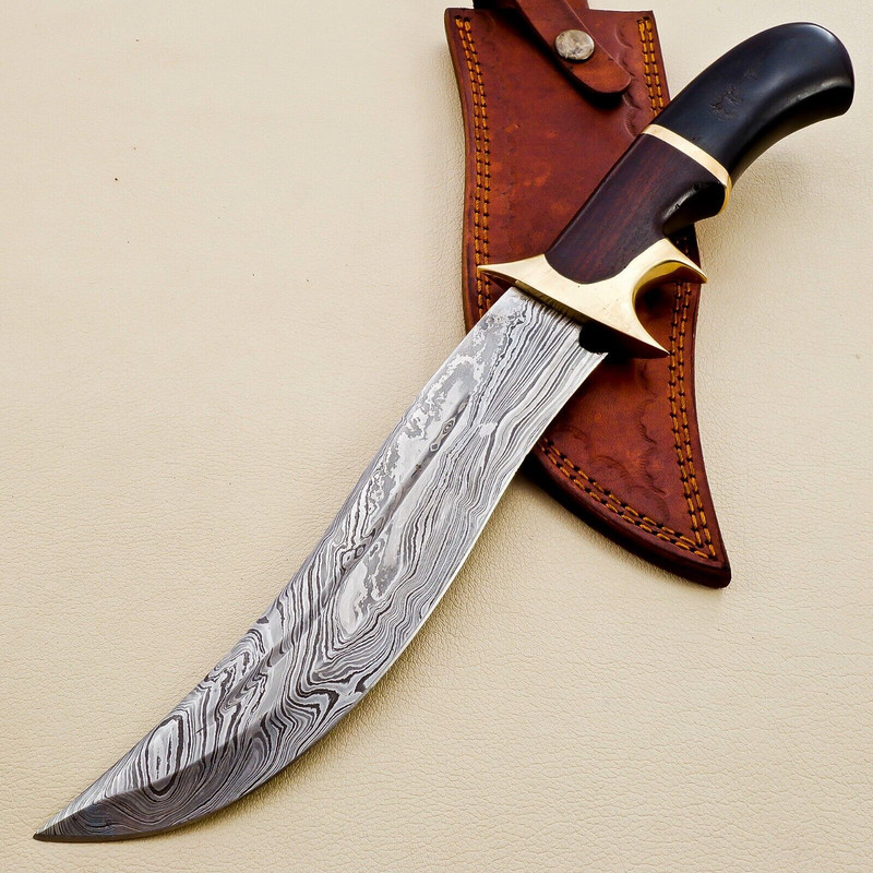 ExquisiteHandcraftedDamascusSteelBowieHuntingKnifefeaturingaRosewoodHandleCompletewith