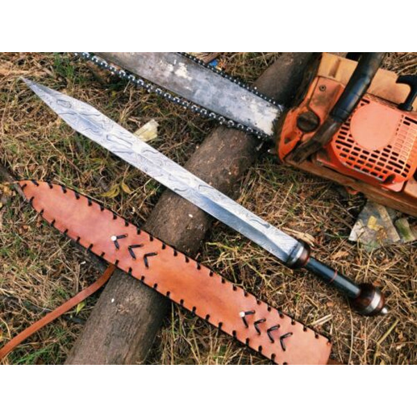 Gladius Triumph Handmade Damascus Steel Sword (6).jpg