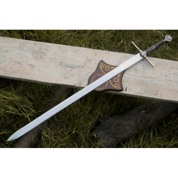 Unveiling_The_Witcher_Handmade_Steel_Sword_of_Geralt_with_Leather_Sheath (8).png