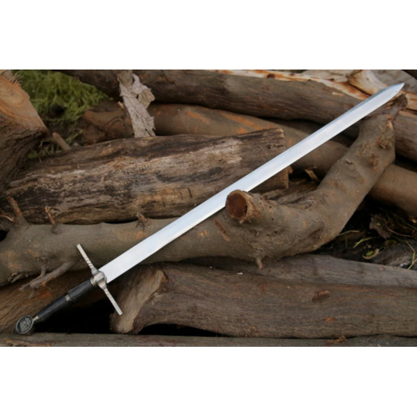Unveiling_The_Witcher_Handmade_Steel_Sword_of_Geralt_with_Leather_Sheath (9).png