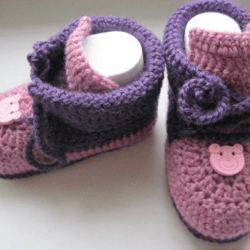 Booties with a teddy bear, baby booties, baby shoes, knitted shoes, shoes for a newborn