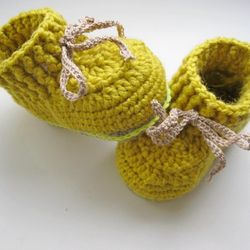 Yellow Booties, baby booties, baby shoes, knitted shoes, shoes for a newborn