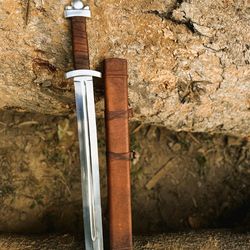 handmade  damascus  viking sword batle  ready sword with leather sheath