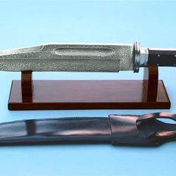 engravable damascus bowie knife with stand and sheath