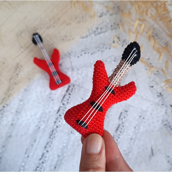 Crochet Pattern Guitar. Amigurumi. Keychain. Brooch. PDF Eng | Inspire ...