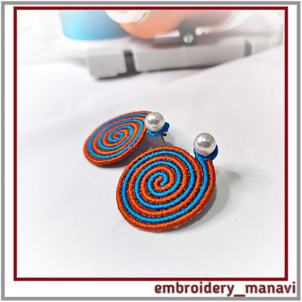 FSL_In_The_Hoop_Earrings_or_Pendant_Spiral_ITH_Embroidery_Manavi_05