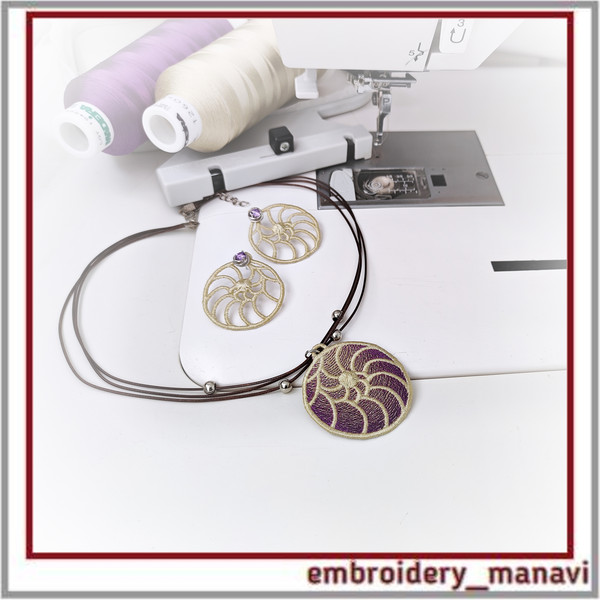 FSL_In_The_Hoop_Earrings_Pendant_Spiral_ITH_Embroidery_Manavi_05