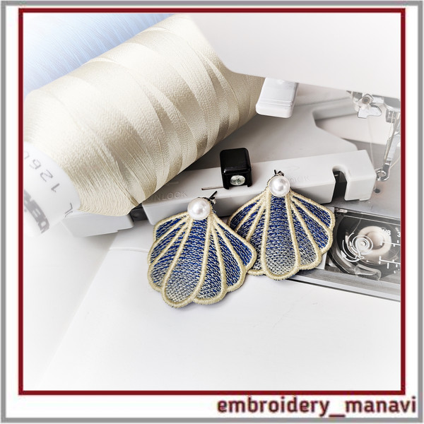 In_The_Hoop_FSL_Earrings_or_Pendant_Shell_3_ITH_Embroidery_Manavi_05