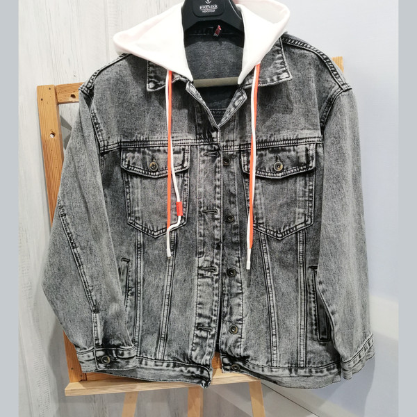 handpainted-jean-jacket-custom-clothings-wearable-art-macan 2.jpg