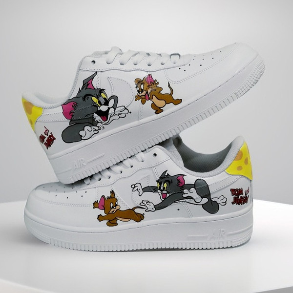 custom shoes luxury buty customized unisex sneakers Tom and Jerry art pattern white black sneakers personalized gift .jpg