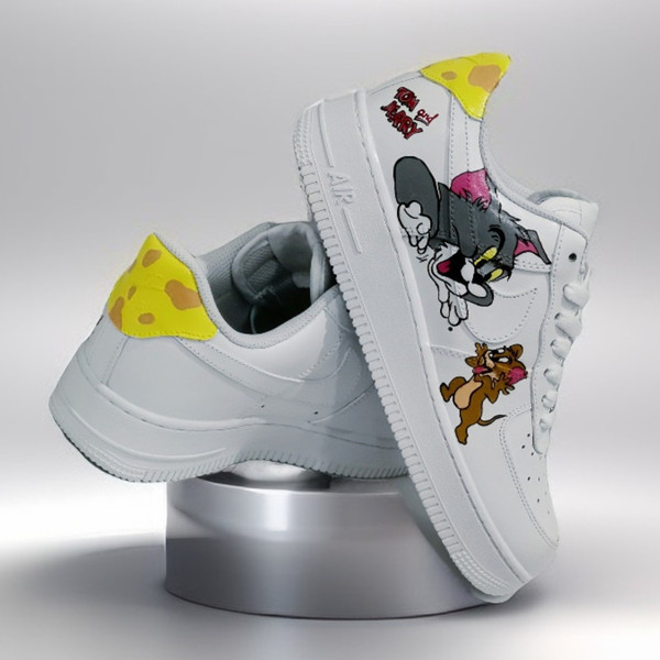 custom shoes luxury buty customized unisex sneakers Tom and Jerry art pattern white black sneakers personalized gift 2.jpg