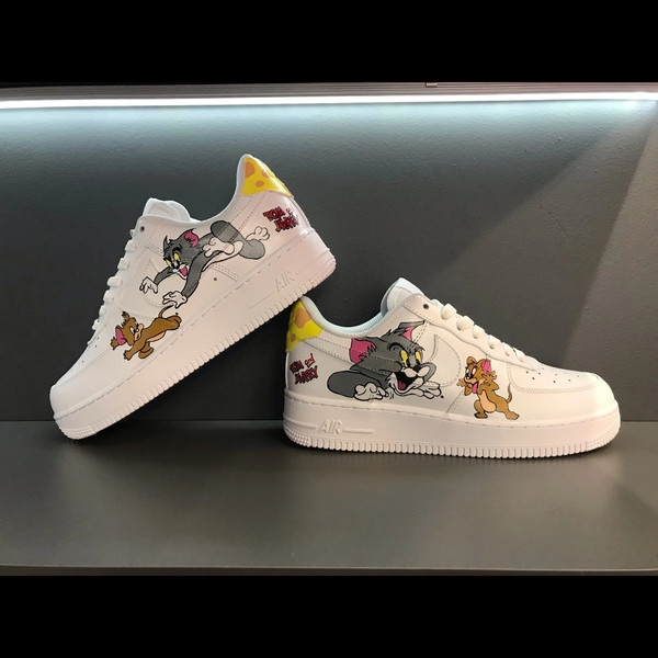 custom shoes luxury buty customized unisex sneakers Tom and Jerry art pattern white black sneakers personalized gift  6.jpg