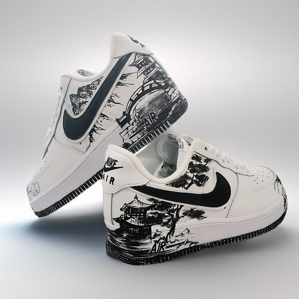 Japan -custom- woman -shoes -nike- air- force- customization- sneakers- personalized- gifts- white- black .jpg