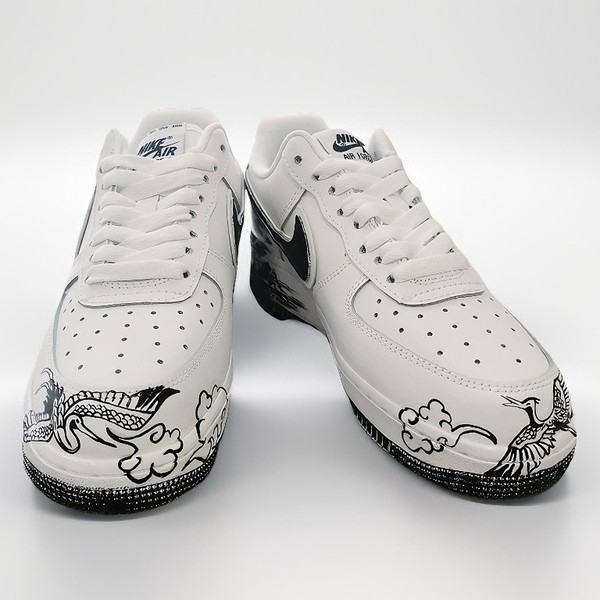 Japan -custom- woman-shoes -nike- air- force- customization- sneakers- personalized- gifts- white- black  6.jpg